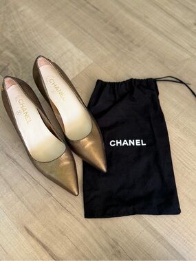 Classic CHANEL Bronze Metallic Pointed-Toe Pumps